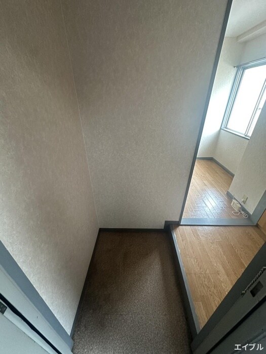 物件内観写真12　(玄関)