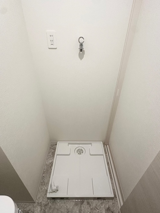 物件内観写真16　(洗濯機置場)