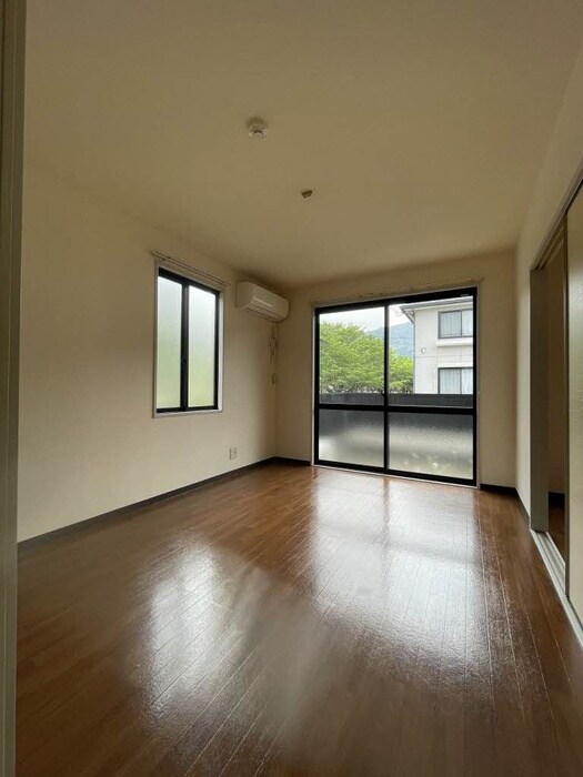 物件内観写真4　(居室)