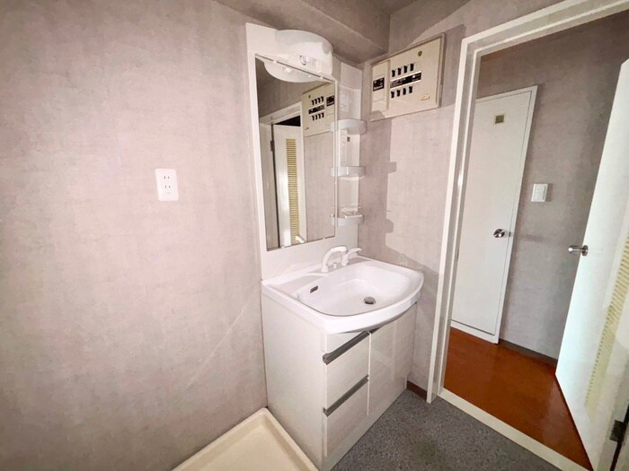 物件内観写真11　(洗面)