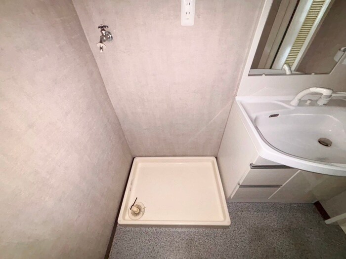 物件内観写真12　(洗濯機置場)