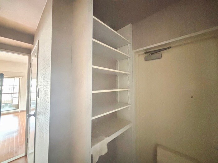 物件内観写真14　(玄関)