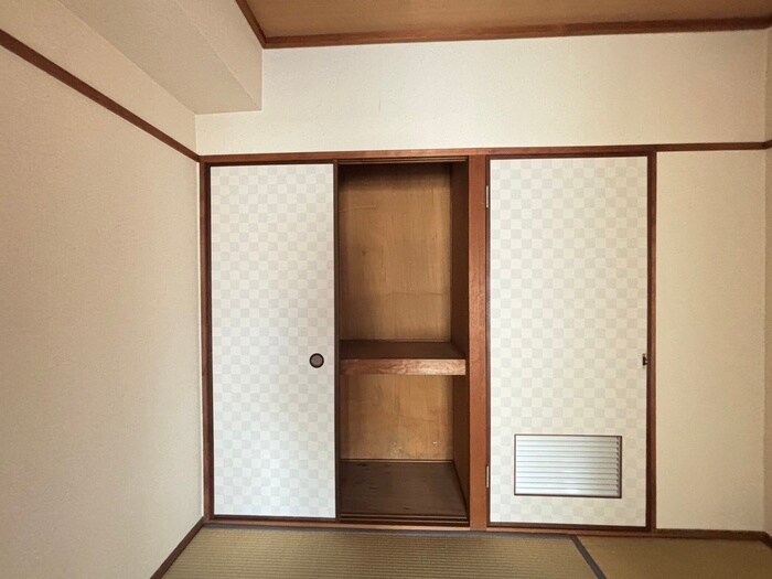 物件内観写真18　(収納)