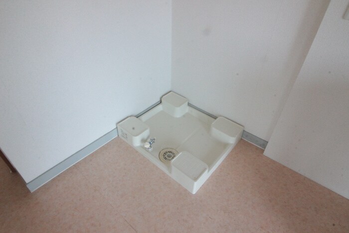 物件内観写真11　(洗濯機置場)