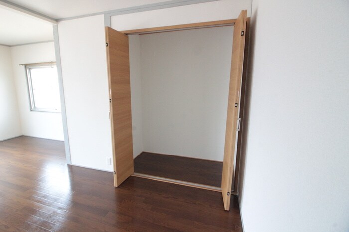 物件内観写真12　(収納)