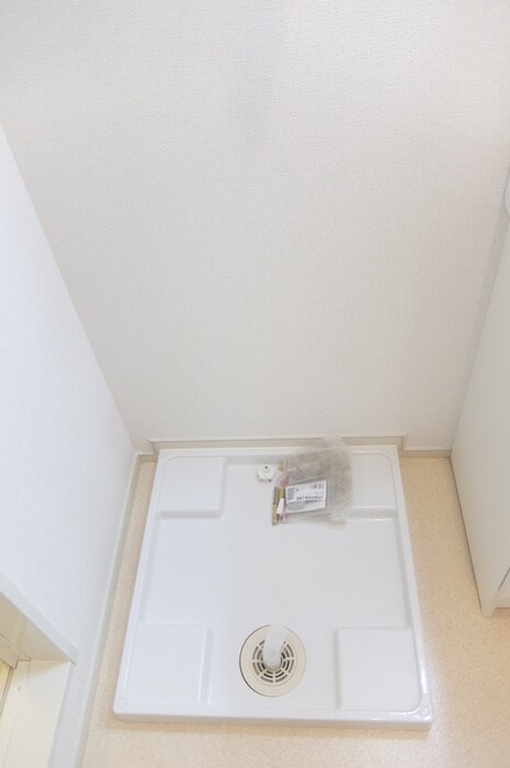 物件内観写真13　(洗濯機置場)