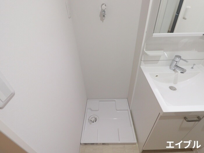 物件内観写真12　(洗濯機置場)