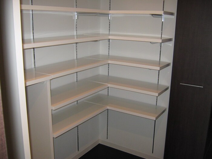 物件内観写真12　(収納)