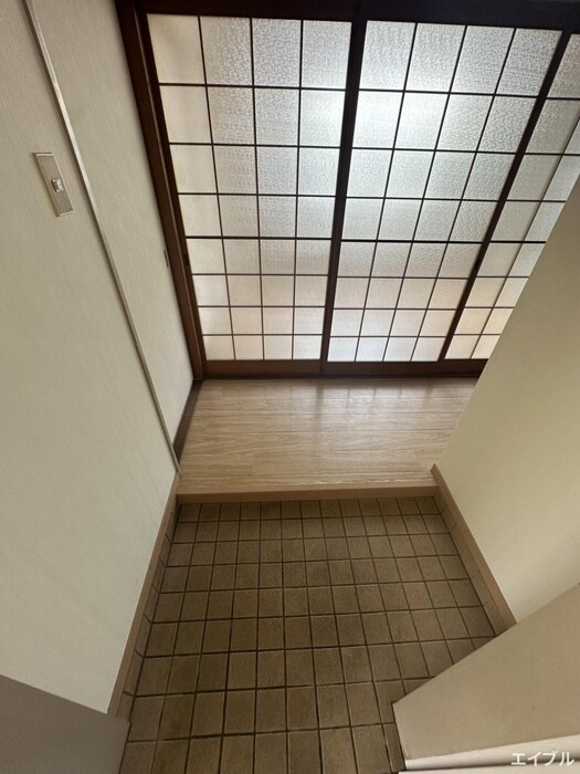 物件内観写真11　(玄関)