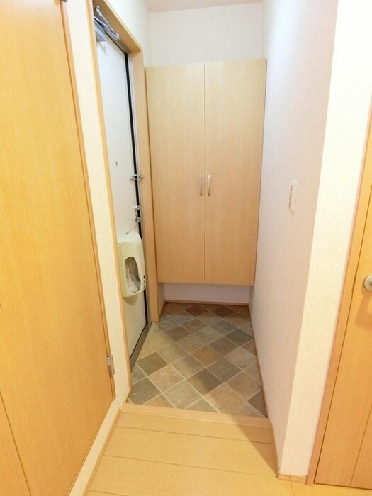 物件内観写真11　(玄関)