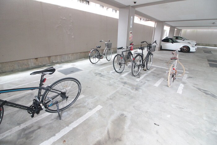 物件外観写真5　(駐輪場)