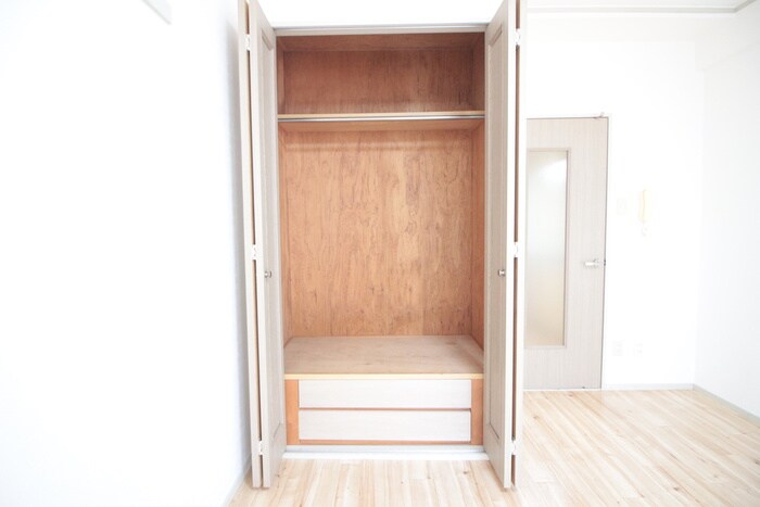 物件内観写真12　(収納)