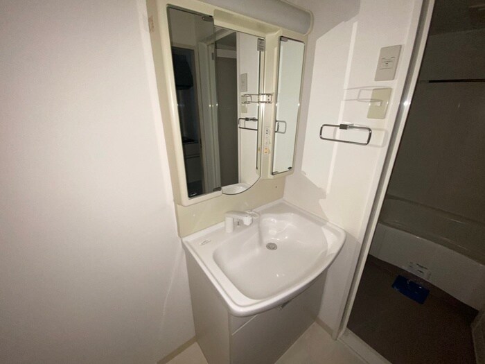 物件内観写真10　(洗面)