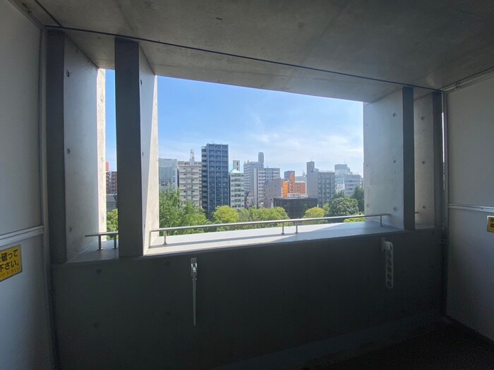 物件内観写真14　(室内からの展望)