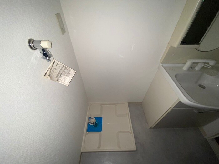 物件内観写真16　(洗濯機置場)