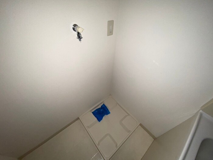 物件内観写真16　(洗濯機置場)