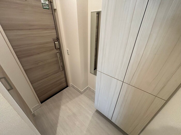 物件内観写真12　(玄関)