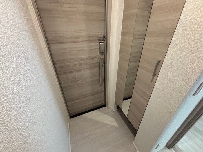 物件内観写真13　(玄関)