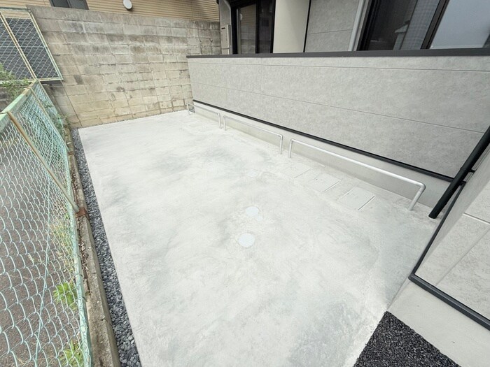 物件外観写真3　(駐輪場)