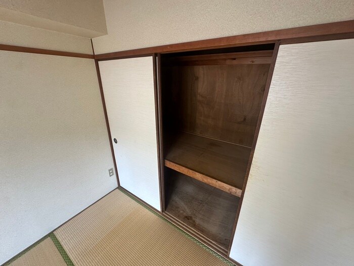 物件内観写真12　(収納)