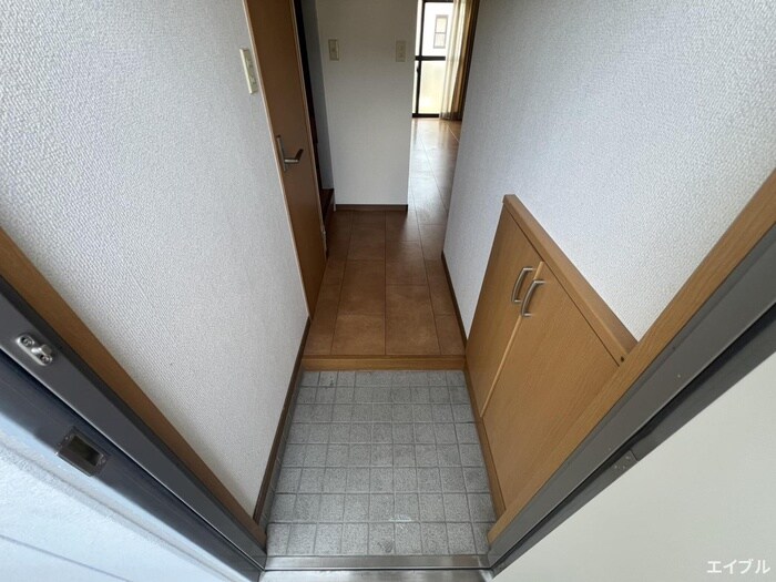 物件内観写真9　(玄関)