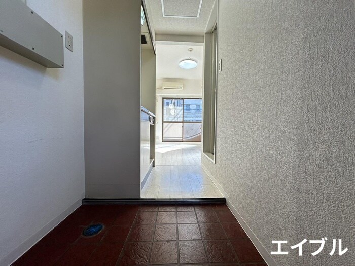 物件内観写真16　(玄関)