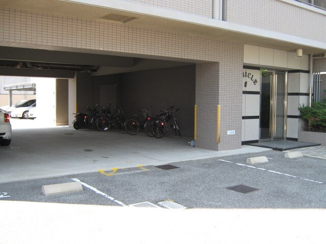 物件外観写真3　(駐輪場)