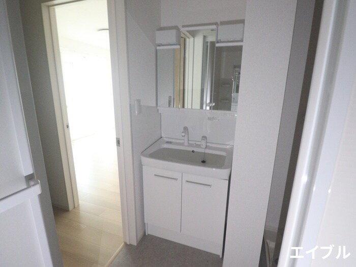 物件内観写真10　(洗濯機置場)