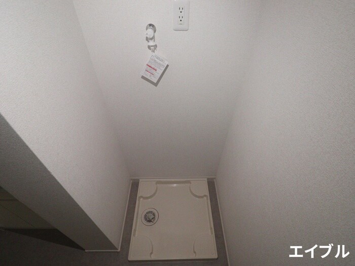 物件内観写真12　(洗濯機置場)