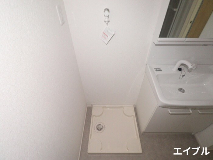 物件内観写真12　(洗濯機置場)