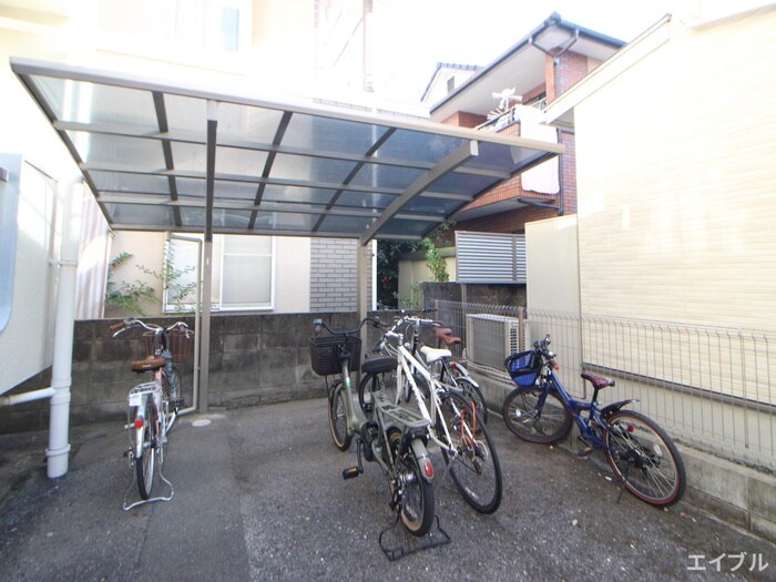 物件外観写真2　(駐輪場)