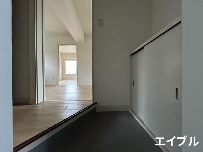物件内観写真16　(玄関)