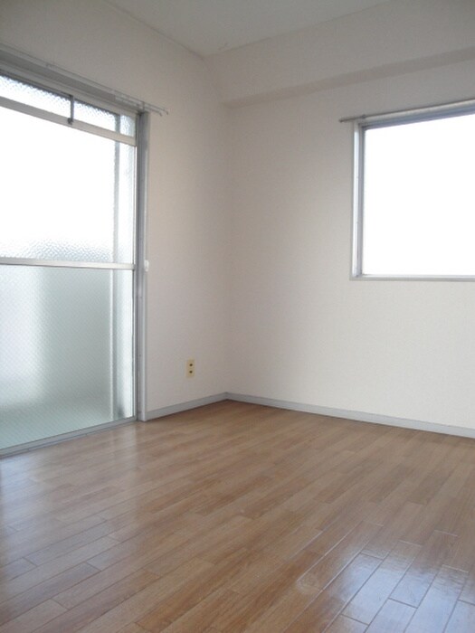 物件内観写真13　(室内からの展望)