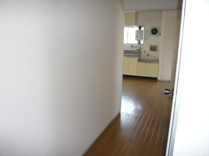 物件内観写真17　(廊下)