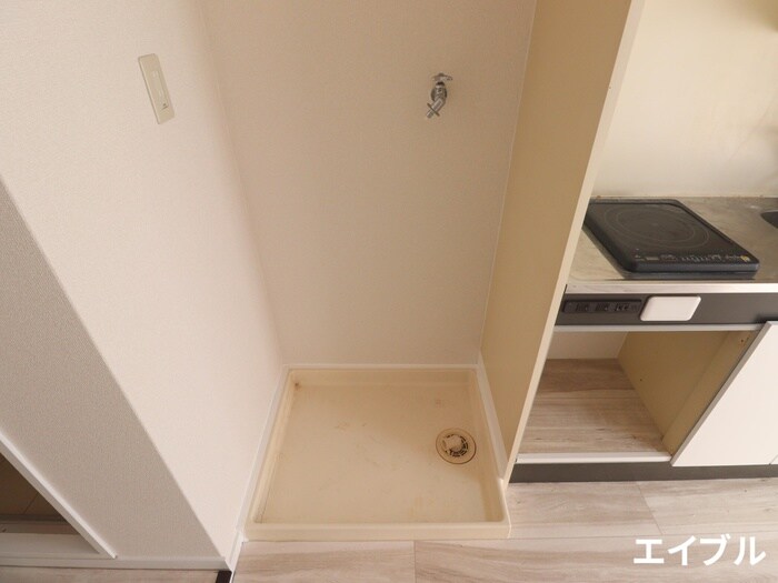 物件内観写真12　(洗濯機置場)