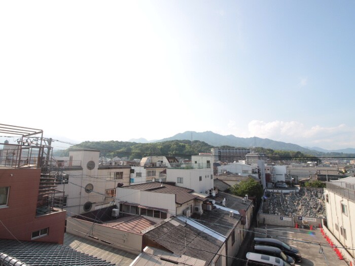 物件内観写真18　(室内からの展望)