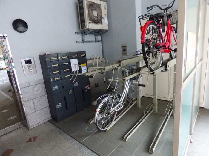 物件外観写真3　(駐輪場)