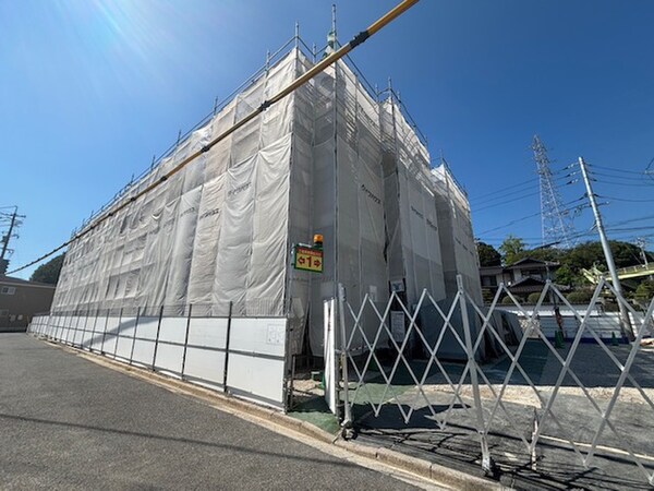 建築中