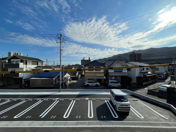 物件内観写真8　(室内からの展望)