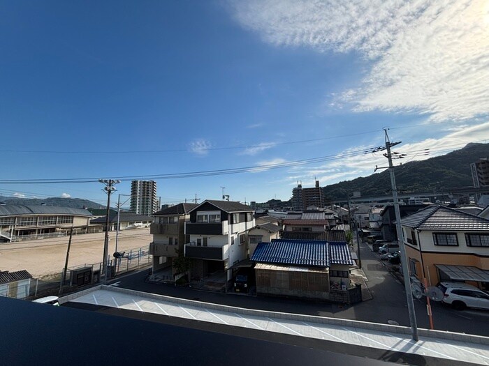 物件内観写真8　(室内からの展望)