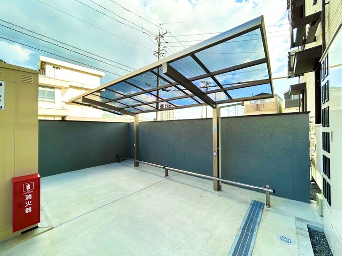 物件外観写真4　(駐輪場)