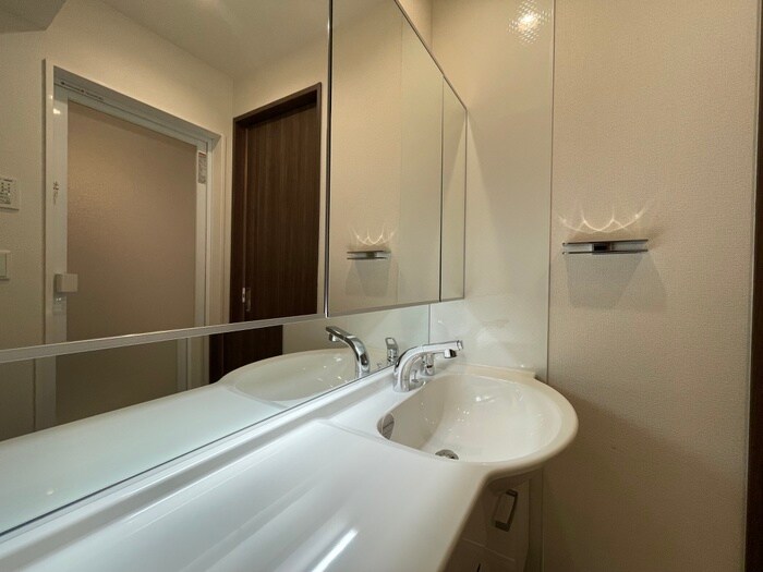 物件内観写真11　(洗面)