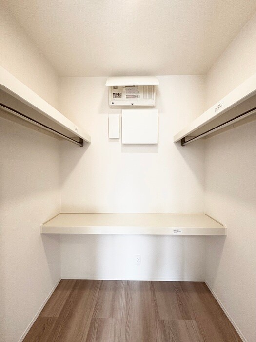 物件内観写真12　(収納)