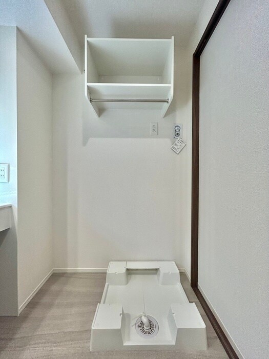 物件内観写真12　(洗濯機置場)