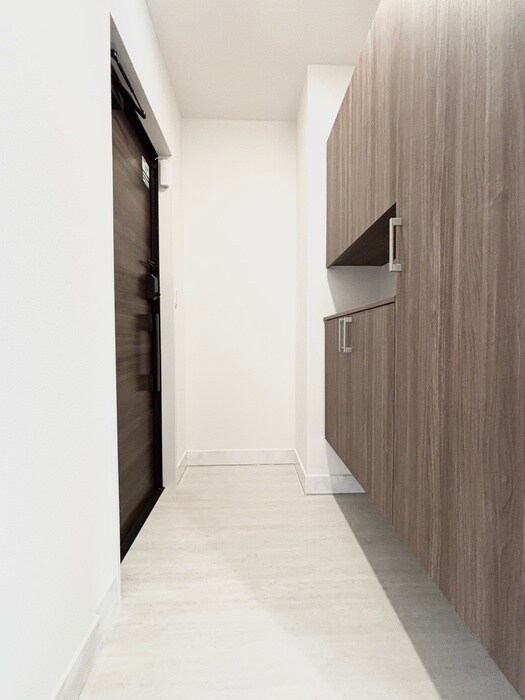 物件内観写真13　(玄関)