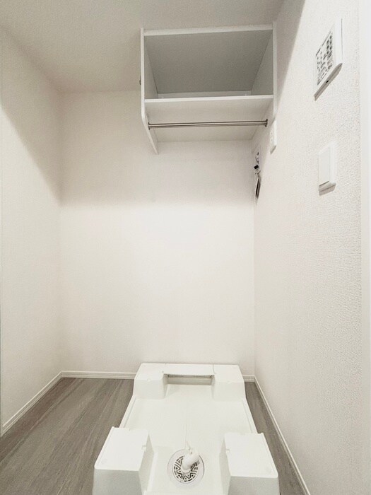 物件内観写真15　(洗濯機置場)