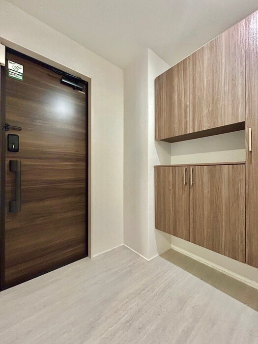 物件内観写真16　(玄関)