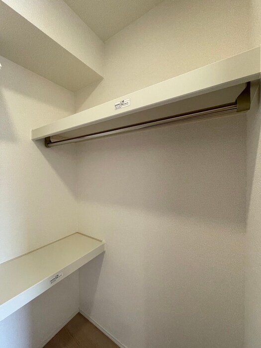 物件内観写真18　(収納)