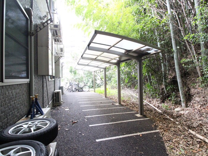 物件外観写真4　(駐輪場)