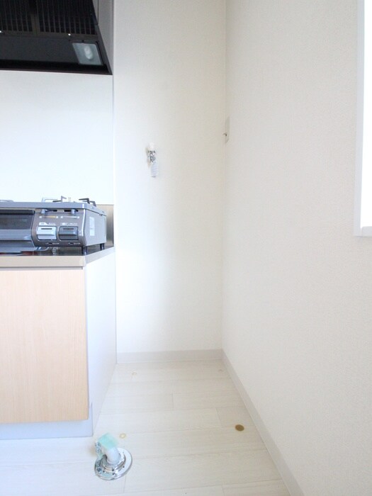 物件内観写真16　(洗濯機置場)